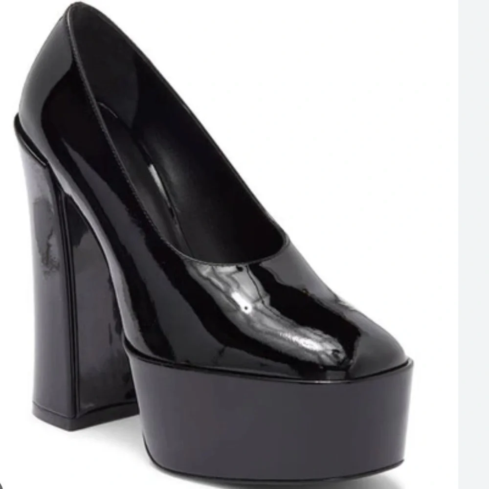 🌹STUART WEITZMAN 🌹 Skyhi 145 Platform Pump In Black Patent Size: 9.5
